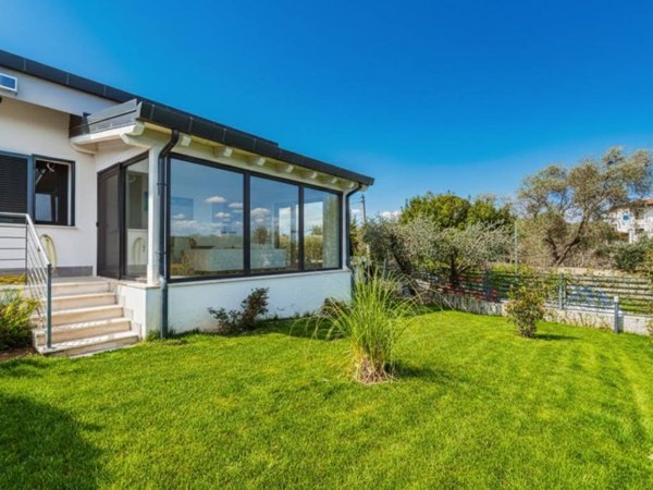 casa indipendente in vendita a Formello