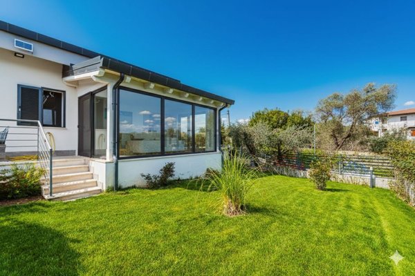 casa indipendente in vendita a Formello