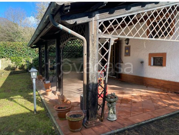 casa indipendente in vendita a Formello