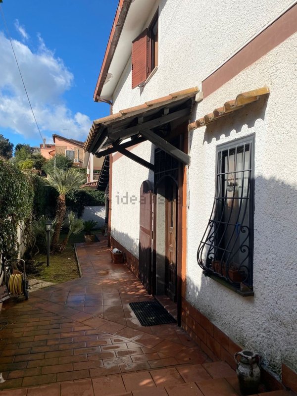 casa indipendente in vendita a Formello