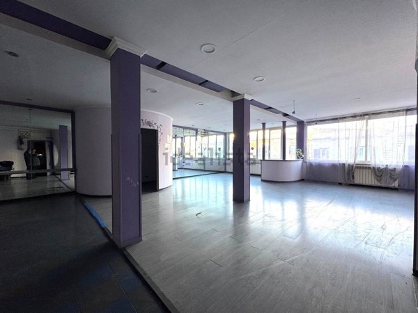 locale commerciale in vendita a Formello