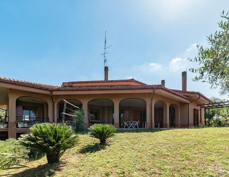 casa indipendente in vendita a Formello