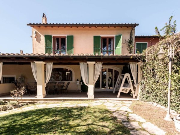 casa indipendente in vendita a Formello in zona Le Rughe