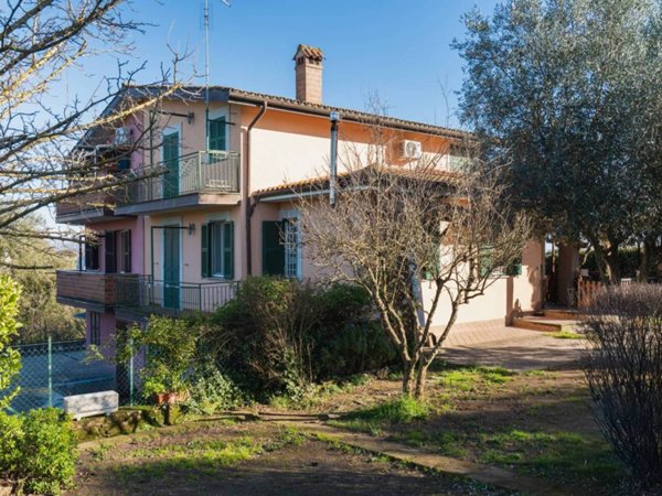 casa indipendente in vendita a Formello