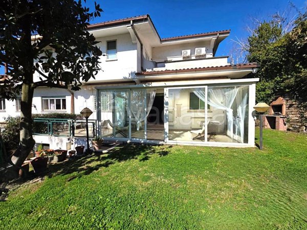 casa indipendente in vendita a Formello in zona Le Rughe