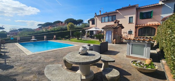 casa indipendente in vendita a Formello in zona Le Rughe