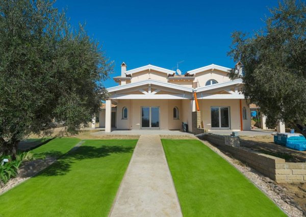 casa indipendente in vendita a Formello