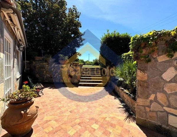 casa indipendente in vendita a Formello