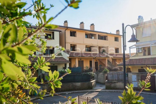 appartamento in vendita a Formello in zona Le Rughe
