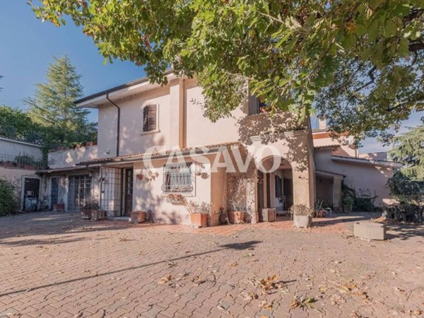 casa indipendente in vendita a Formello