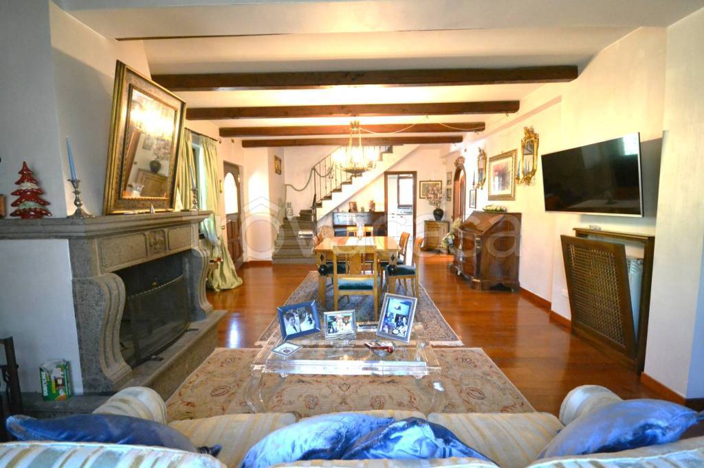 casa indipendente in vendita a Formello in zona Le Rughe