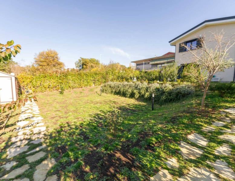 casa indipendente in vendita a Formello in zona Le Rughe