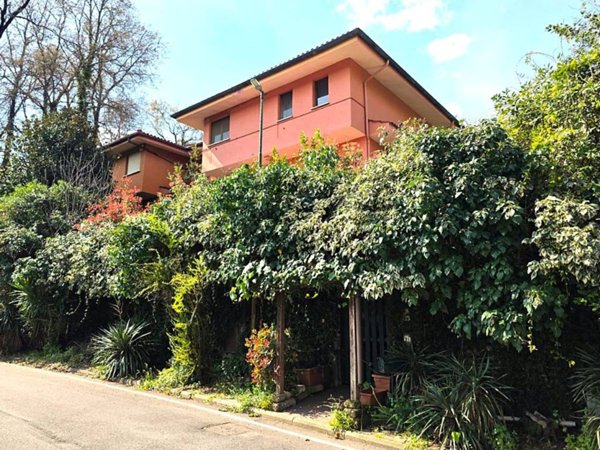 casa indipendente in vendita a Formello in zona Le Rughe