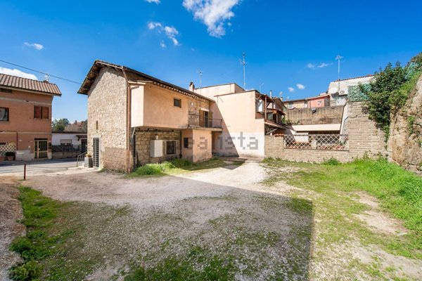 casa indipendente in vendita a Formello