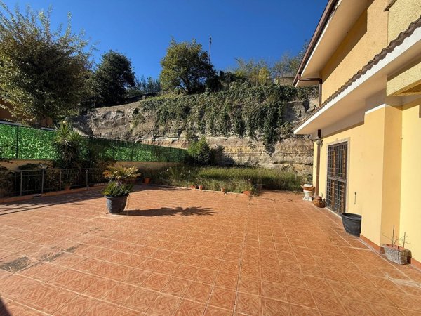 casa indipendente in vendita a Formello in zona Le Rughe