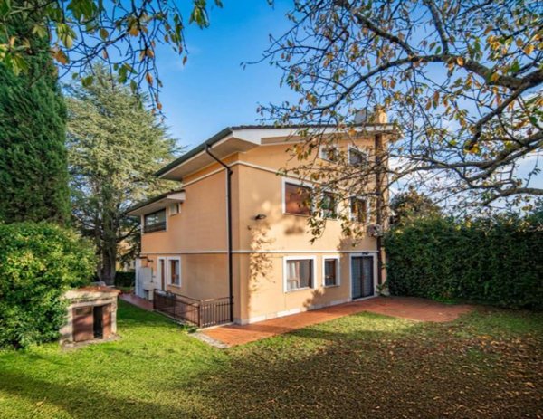 casa indipendente in vendita a Formello