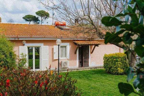 casa indipendente in vendita a Formello