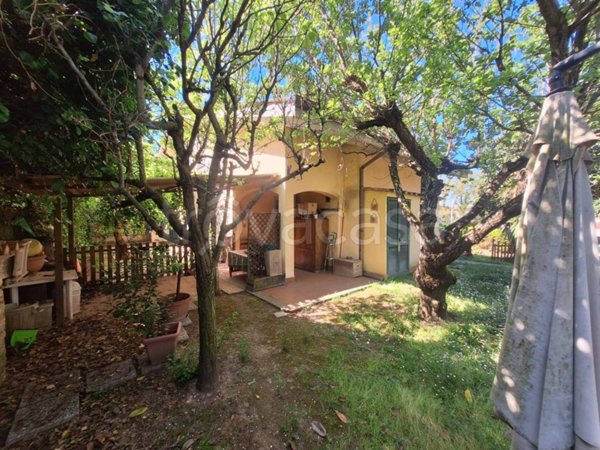 casa indipendente in vendita a Formello in zona Le Rughe