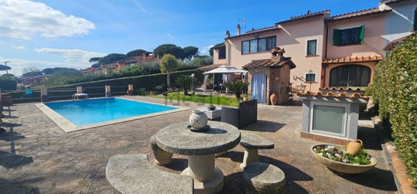 casa indipendente in vendita a Formello in zona Le Rughe