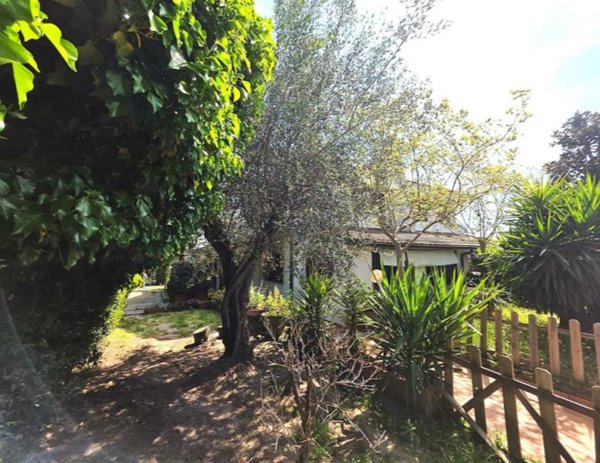 casa indipendente in vendita a Formello in zona Le Rughe