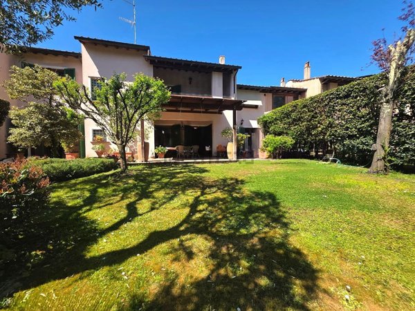 casa indipendente in vendita a Formello in zona Le Rughe