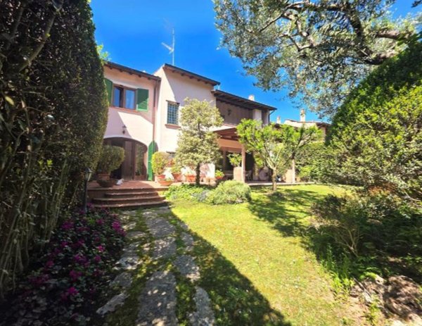 casa indipendente in vendita a Formello in zona Le Rughe