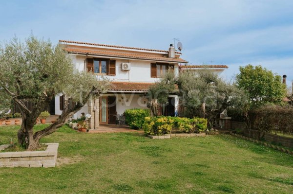 casa indipendente in vendita a Formello