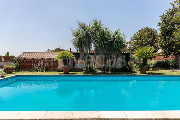 casa indipendente in vendita a Formello