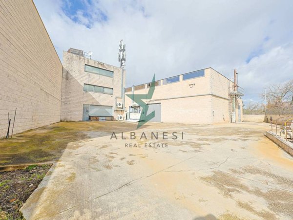 intera palazzina in vendita a Formello