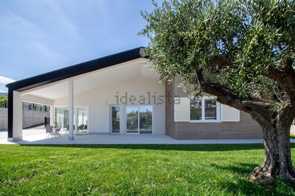 casa indipendente in vendita a Formello