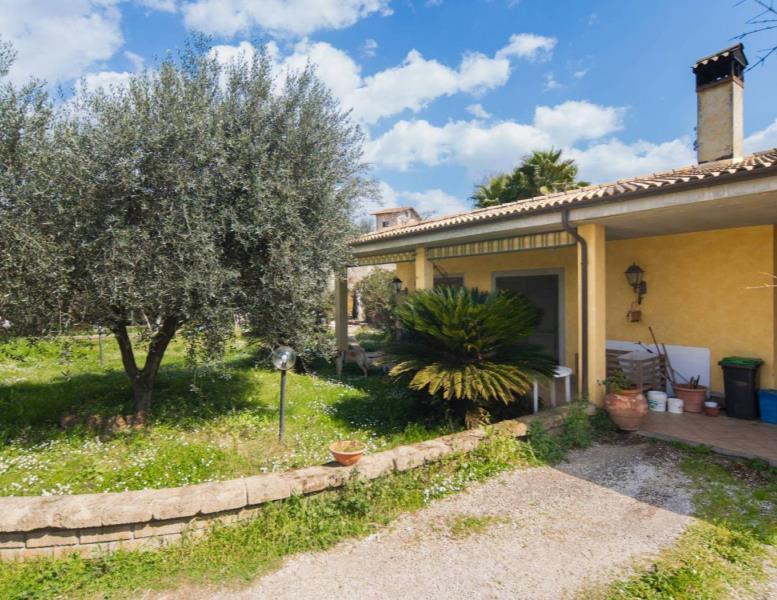 casa indipendente in vendita a Formello in zona Le Rughe
