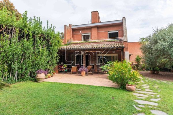 casa indipendente in vendita a Formello in zona Le Rughe