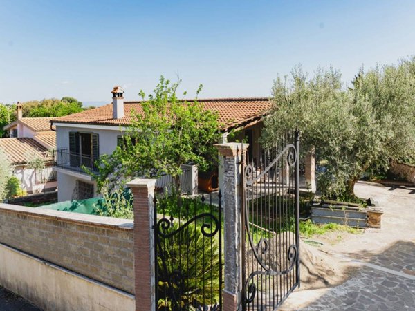 casa indipendente in vendita a Formello