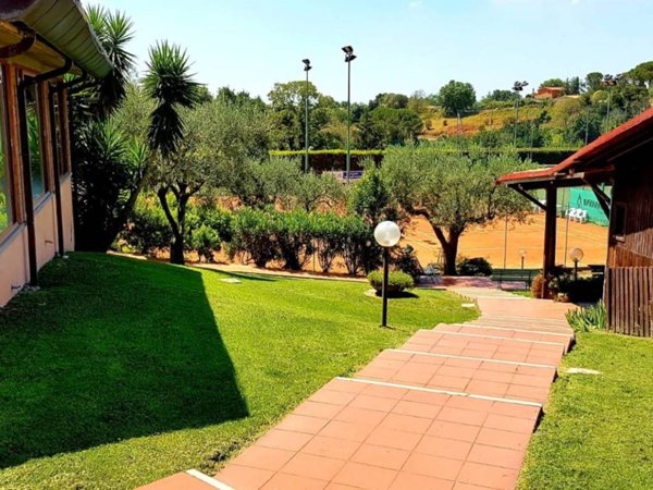 negozio in vendita a Formello