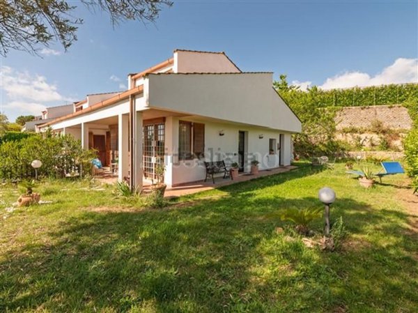 appartamento in vendita a Formello in zona Le Rughe