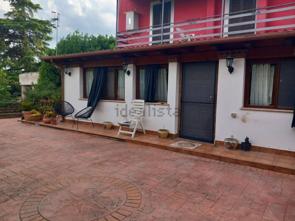 casa indipendente in vendita a Formello