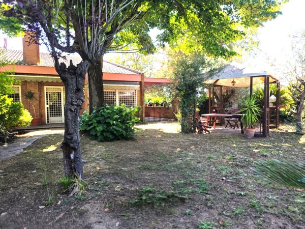 casa indipendente in vendita a Formello in zona Le Rughe