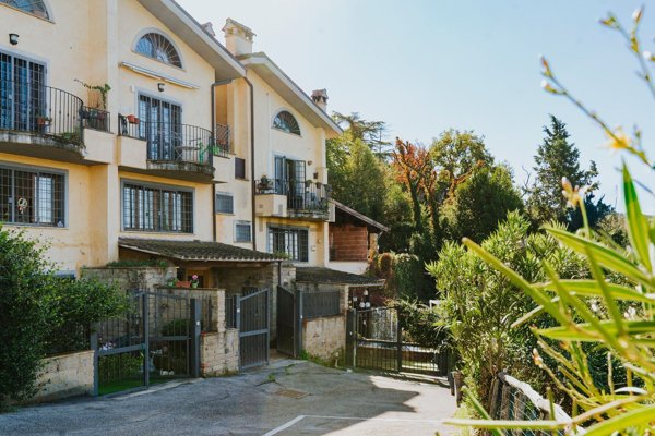 appartamento in vendita a Formello in zona Le Rughe