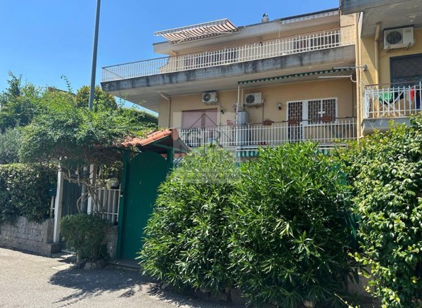 appartamento in vendita a Formello in zona Le Rughe