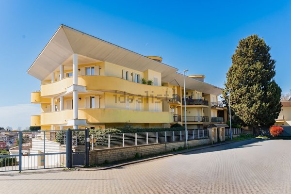 appartamento in vendita a Formello in zona Le Rughe