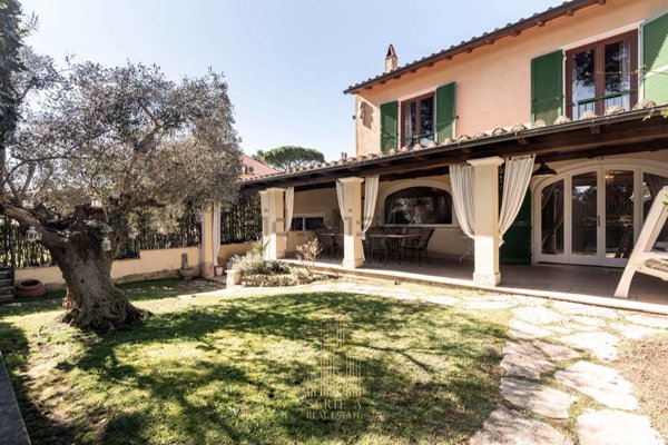casa indipendente in vendita a Formello in zona Le Rughe