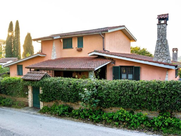 casa indipendente in vendita a Formello in zona Le Rughe