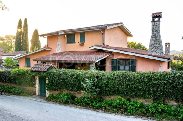 casa indipendente in vendita a Formello in zona Le Rughe