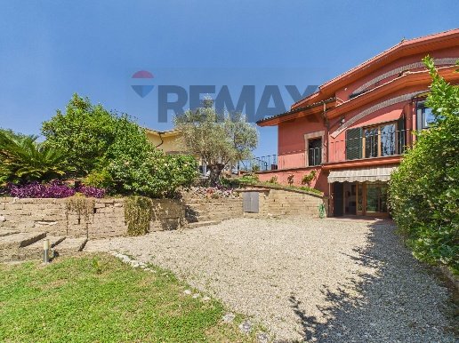 casa indipendente in vendita a Formello in zona Le Rughe