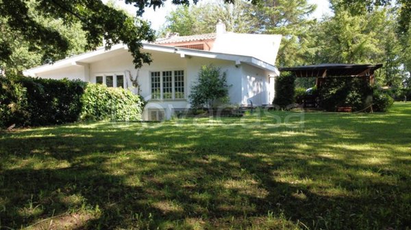 casa indipendente in vendita a Formello