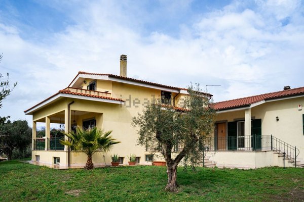 appartamento in vendita a Formello in zona Le Rughe