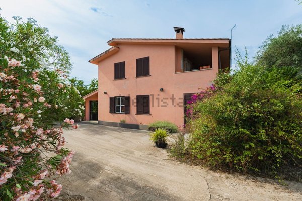 appartamento in vendita a Formello in zona Le Rughe