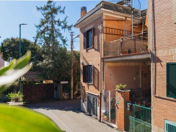 appartamento in vendita a Formello in zona Le Rughe