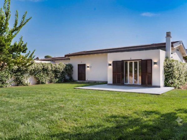 casa indipendente in vendita a Formello in zona Le Rughe