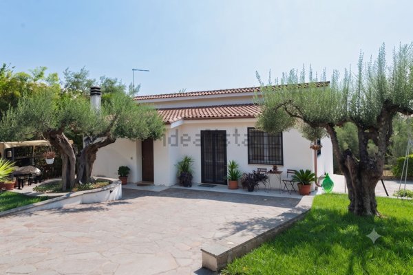 casa indipendente in vendita a Formello in zona Le Rughe